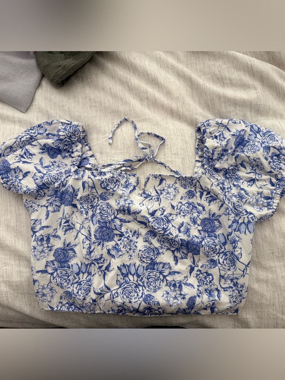 Altar’d State Blue Floral Puff-Sleeve Crop Top